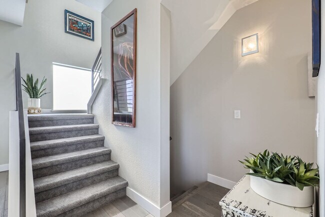 Building Photo - 5409 Allison St