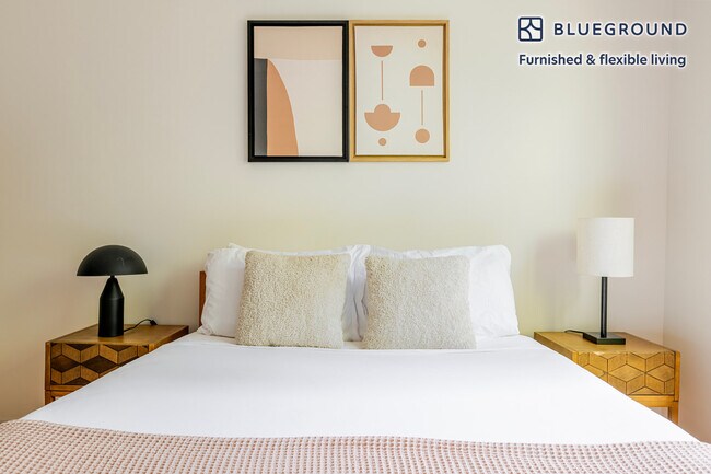 Building Photo - 320 D St