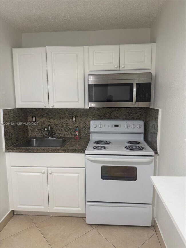 Building Photo - 1235 NW 6th St