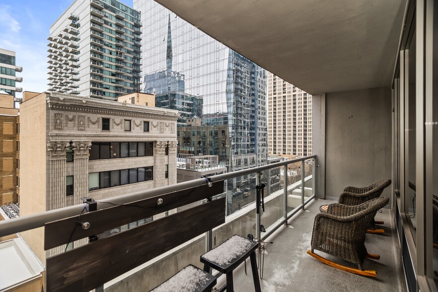 Building Photo - 100 E 14th St