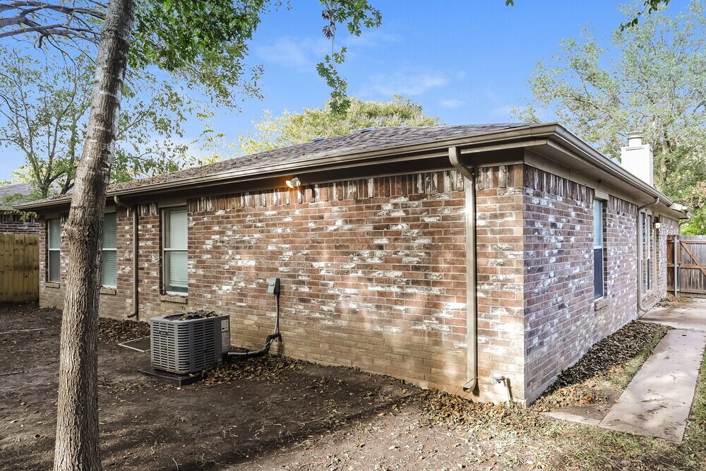 Building Photo - 528 Blue Haze Dr