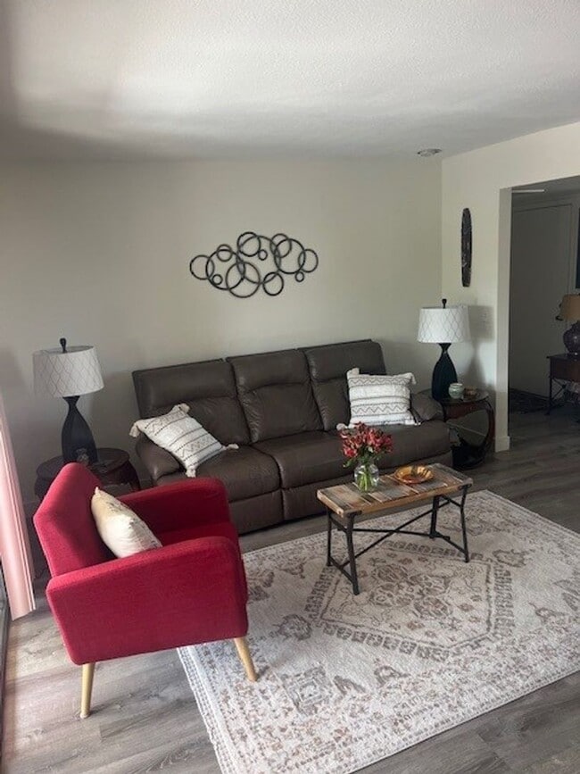 Building Photo - Great Summer Rental at a Great Price! Available any 30 day time frame between May 15 through Octo...