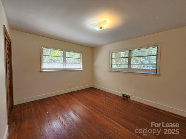 Building Photo - 7604 Shady Ln