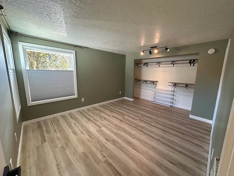 Master bedroom - 8504 SW Mohawk St