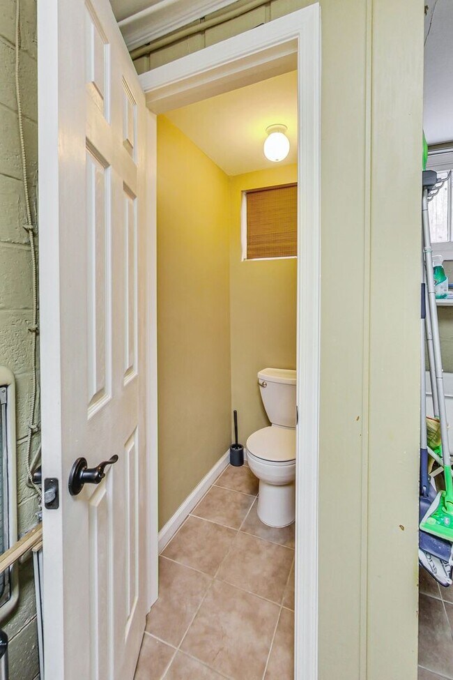 Building Photo - COMING SOON - Stunning 4 bed + 2 full & 2 1/2 bath Classic in NW DC