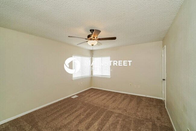 Building Photo - 3 Bedroom Pet-Friendly Home in San Antonio, TX with Main Street Renewal