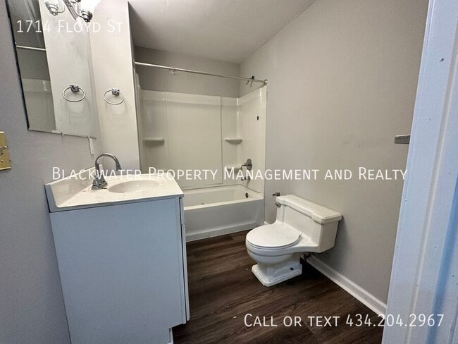 Building Photo - 1714 Floyd St