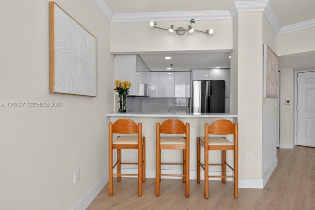 Building Photo - 540 Brickell Key Dr