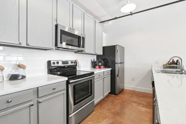 Building Photo - South Side on Lamar