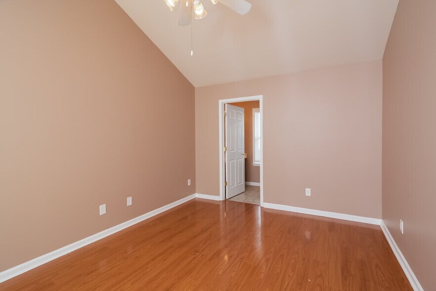 Building Photo - 164 Highland Falls Dr