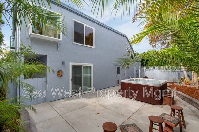 Building Photo - 846 S Cedros Ave