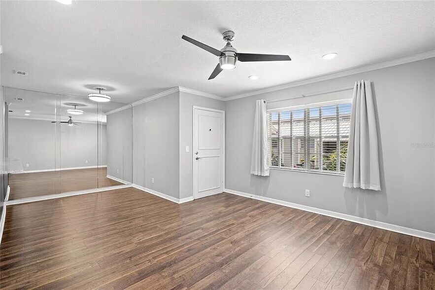 Building Photo - 304 S Habana Ave