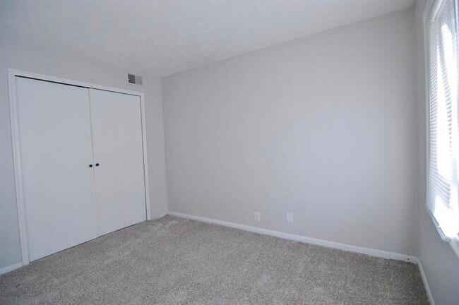Building Photo - 6505 S 46th St