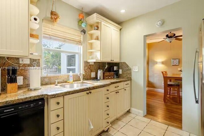 Primary Photo - 1509 N 17th Ave