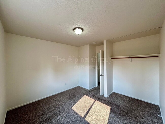 Building Photo - 6041 SW Valley Ave