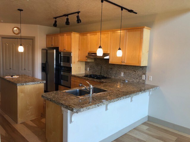 Primary Photo - Exceptional 2bed/2bath @ Hyde Park! Availa...