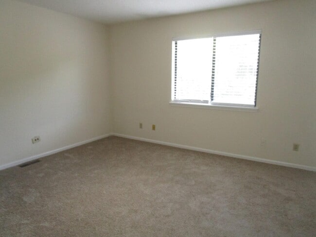 Building Photo - 700 Archdale Dr