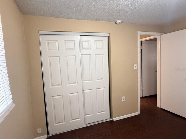 Building Photo - 10038 Kingswood Ln