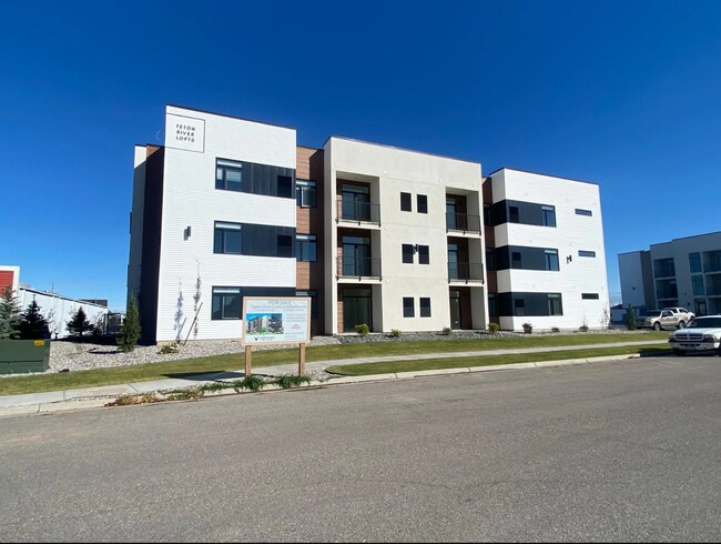 Building Photo - Modern 2 Bed/2 Bath Condo in Rexburg