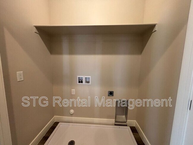 Building Photo - 857 S 4380 W