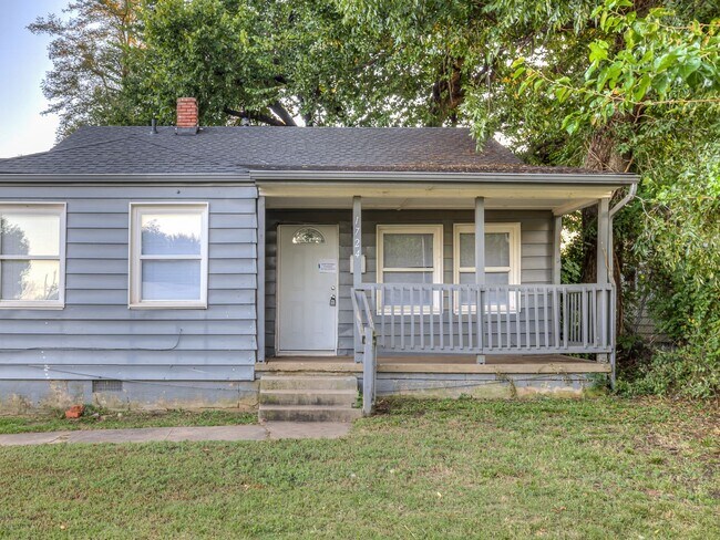 Building Photo - Cute Remodeled Bungalow in the heart of OKC!