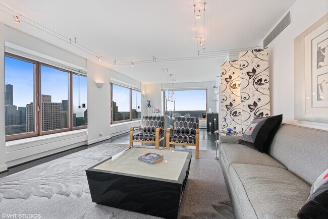 Building Photo - 161 E Chicago Ave