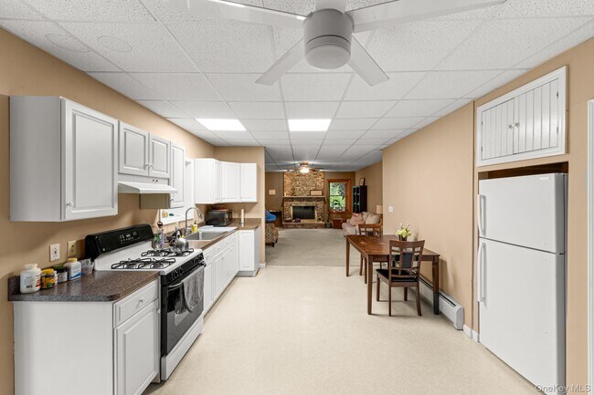 Building Photo - 35 Pyngyp Rd