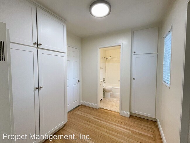Building Photo - 1 br, 1 bath Apartment - 2951 Calderwood L...