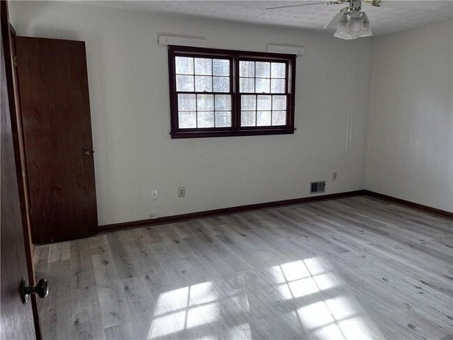 Building Photo - 3378 Mountain Hollow Dr