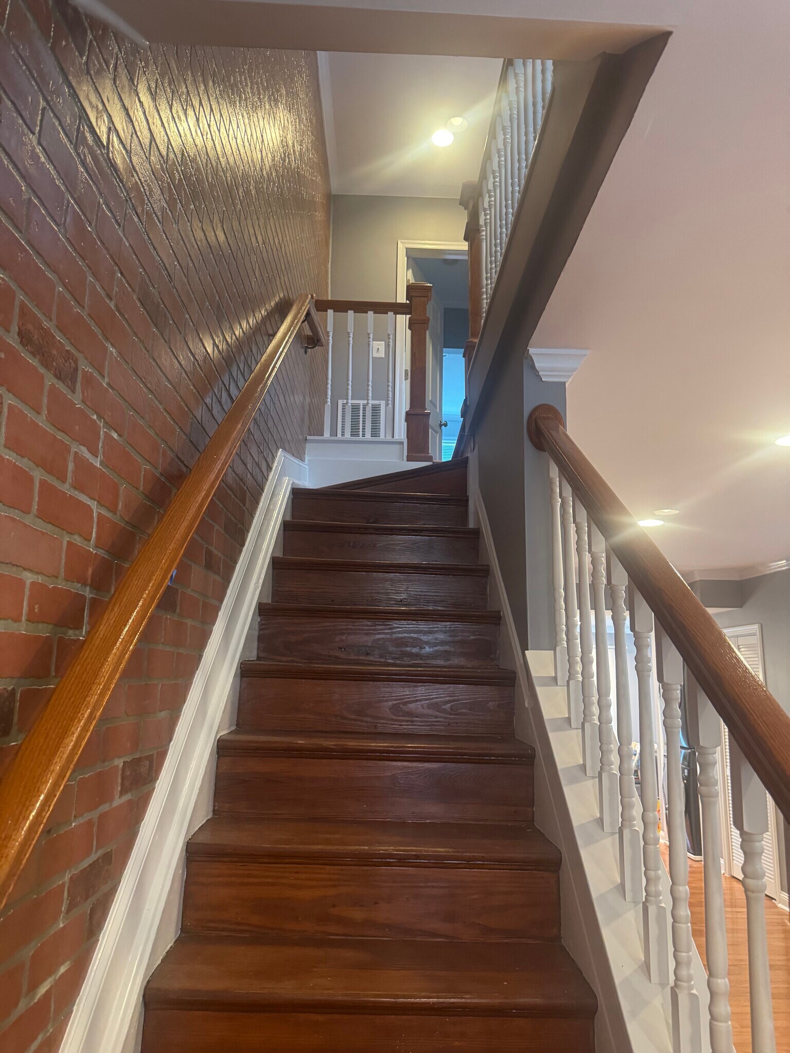 Building Photo - 628 Edgewood St NE