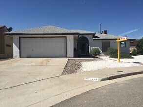 Building Photo - 1605 Cezanne Cir