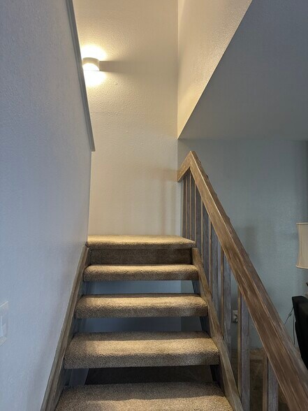 Building Photo - 3330 Templeton Gap Rd