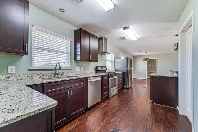 Building Photo - 4502 Brookwoods Dr
