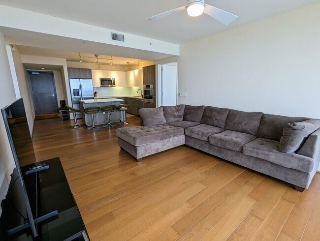 Building Photo - Fully Furnished Luxury Kakaako Living at Symphony 2 Bed, 2 Bath, 2 Parking