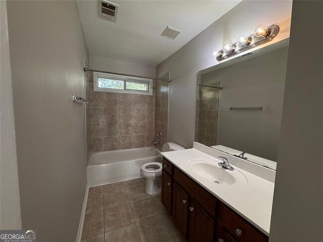 Building Photo - 1812 Lakewood Ave SE