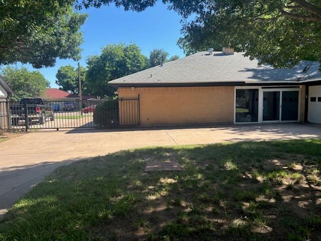 Building Photo - 2418 Helena Cir
