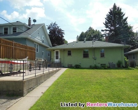 Building Photo - 1087 St Clair Ave