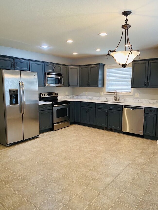 Building Photo - 1132 Chinook Cir