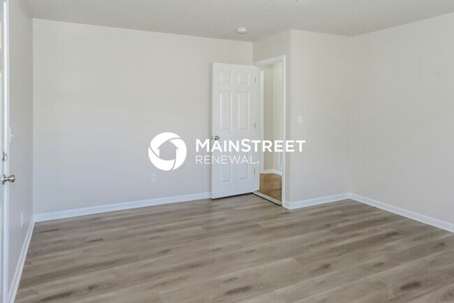 Building Photo - 4 Bedroom Pet-Friendly Home in HUNTSVILLE, AL with Main Street Renewal