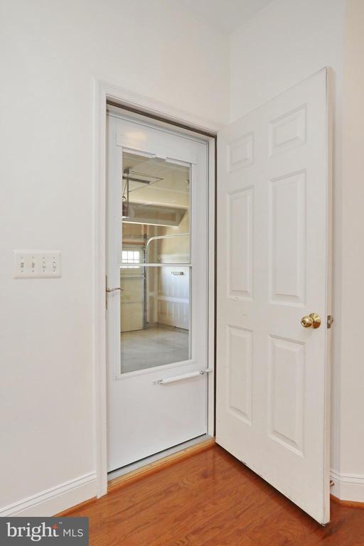 Building Photo - 1028 Llano Dr