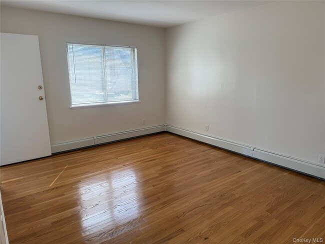 Building Photo - 55 Hickory Rd