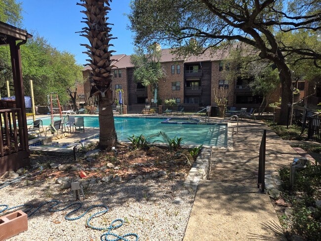 Building Photo - Two bedroom two bath gated Community Condos off Medical Drive close to I 10 & Babcock.