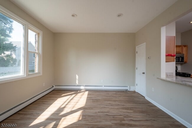 Building Photo - 214 Woodcliff Ave