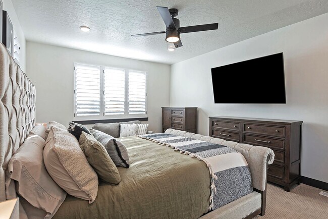 Building Photo - 423 W Red Wolf Dr