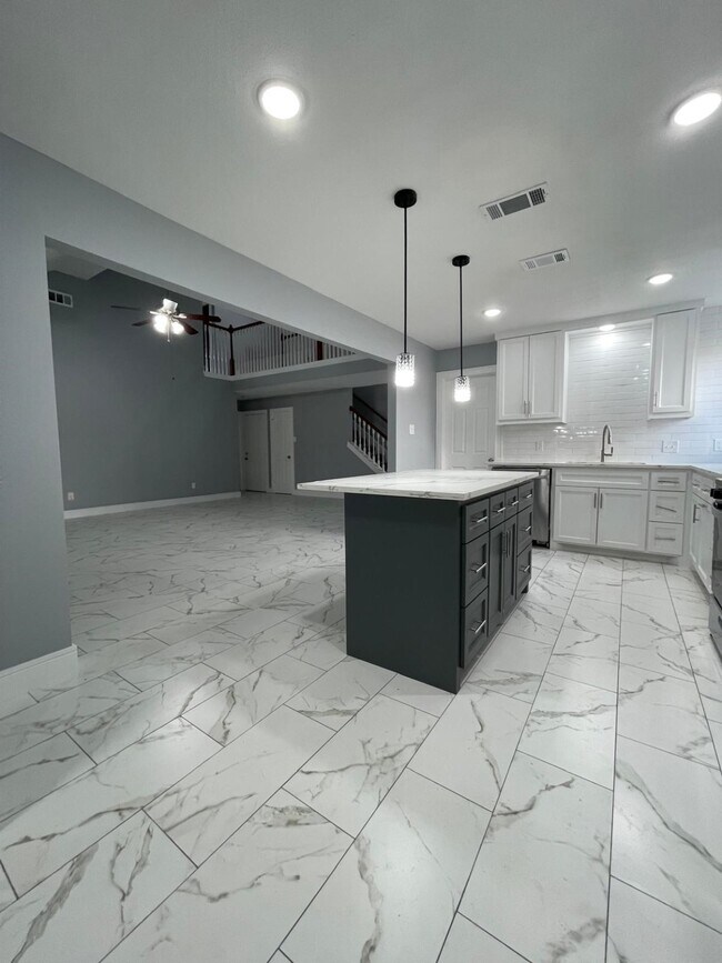 Building Photo - 711 Chaseway Dr