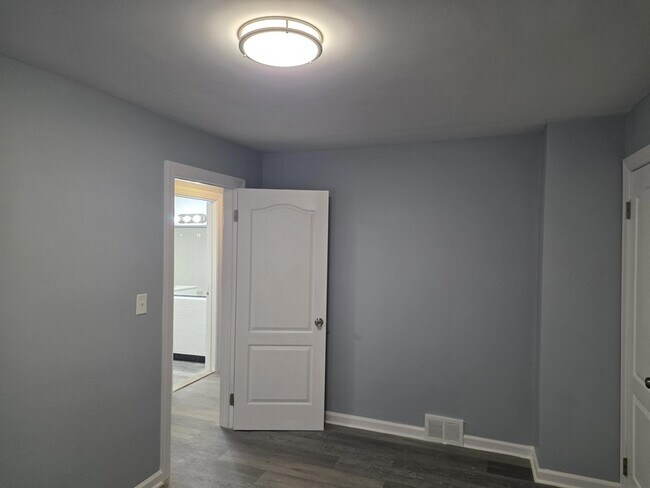 Building Photo - 12840 Kilbourne Ave