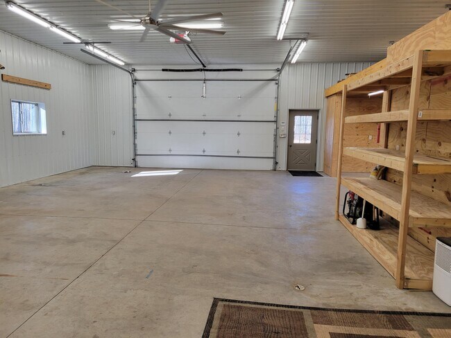 Building Photo - 47850 Scenic Hwy