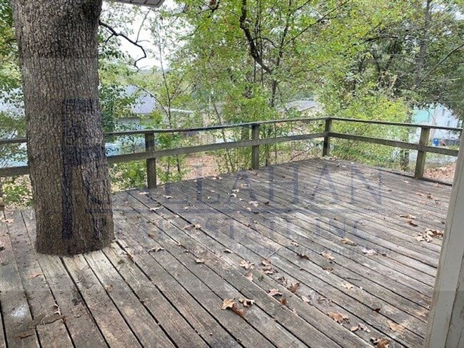 Building Photo - NLR 2 Bedroom Home