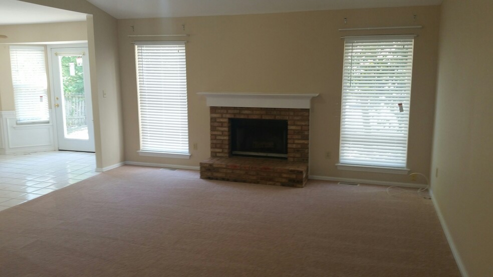 Building Photo - 1225 Crooked Creek Dr