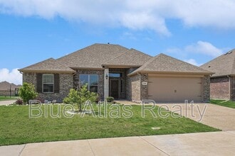 Building Photo - 3008 Bobcat Dr